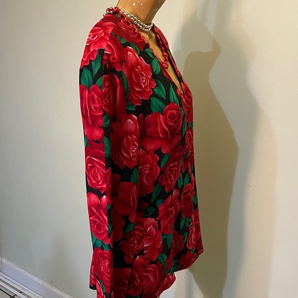 Vibrant Floral Women's Blouse - Picture 6 of 7